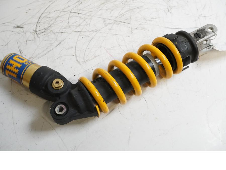 Snett uppifrån på Stötdämpare från en Honda CBR 1000 RR -2004 motorcykel.