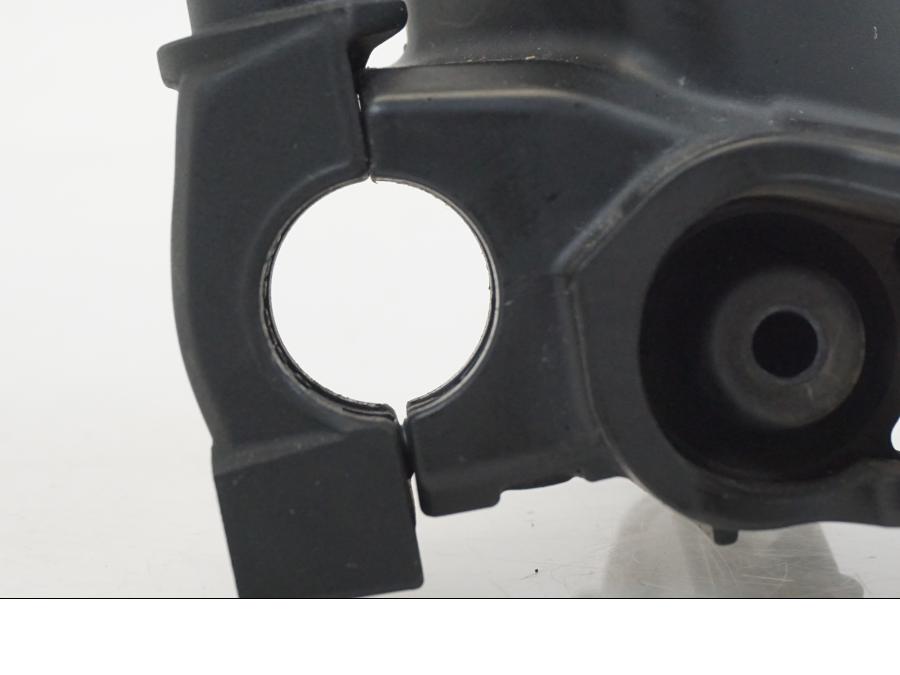 Snett nerifrån på Bromshuvudcylinder från en BMW R 1250 GS -2019 motorcykel.