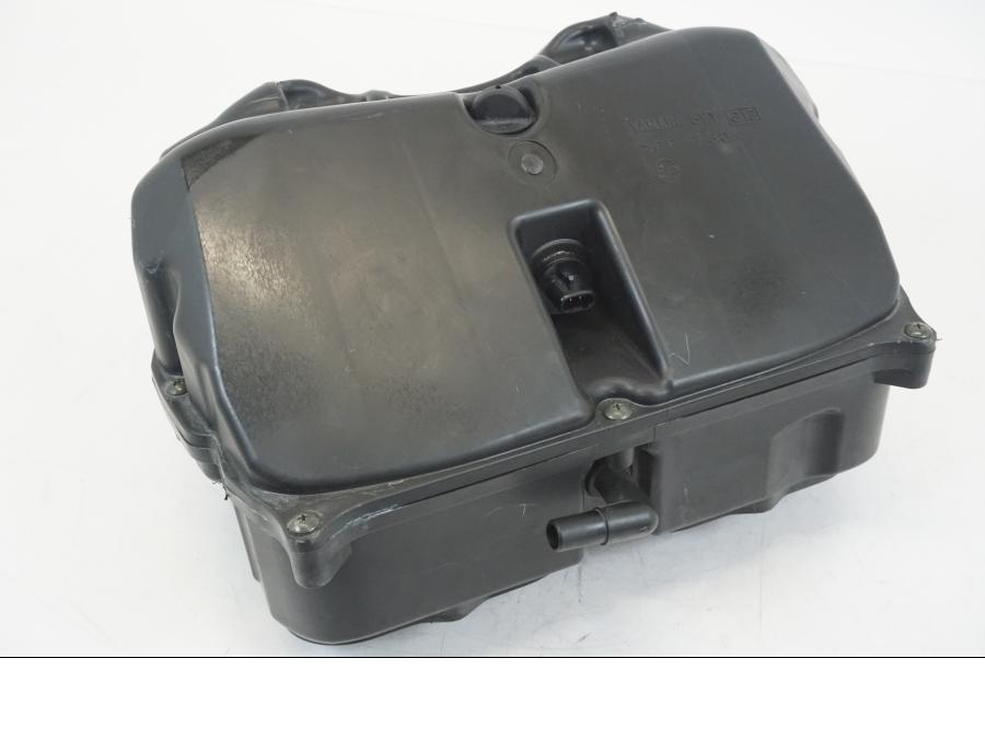 Framsidan på Luftburk från en Yamaha YZF 1000 R1 -2004 motorcykel.