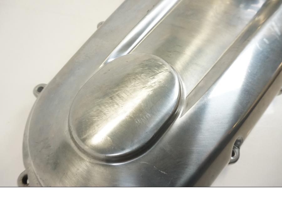 Vänster sida på Motorkåpa från en H-D Softail -2018 motorcykel.