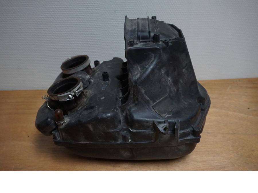 Baksidan på Luftburk från en Yamaha XT 1200 Z -2011 motorcykel.