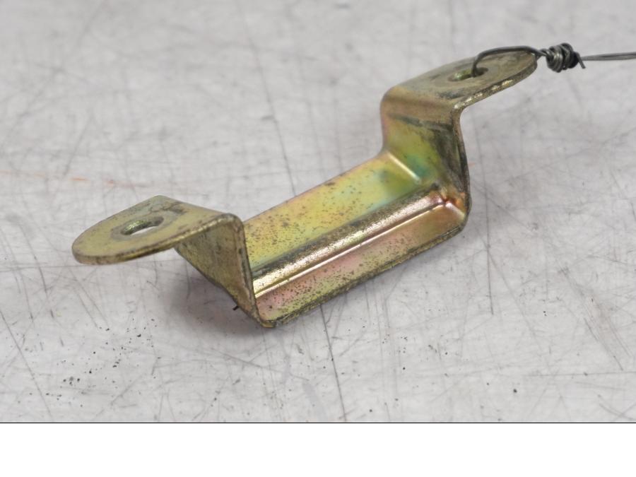 Framsidan på Sadelfäste från en Suzuki VZ 800 -2000 motorcykel.