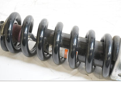 Höger sida på Stötdämpare från en Suzuki M 1800 -2009 motorcykel.