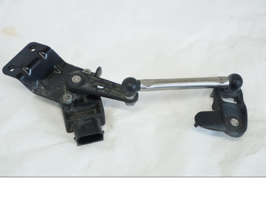 Höger sida på Nivåsensor från en BMW K 1600 -2015 motorcykel.