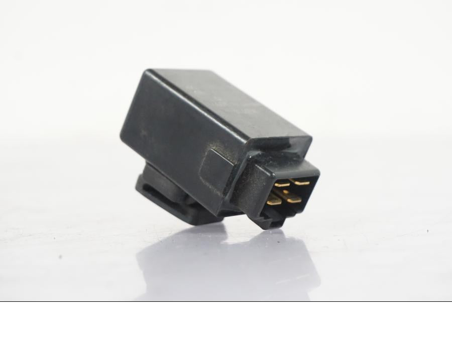 Baksidan på Relä från en Yamaha XVS 1100 -2004 motorcykel.