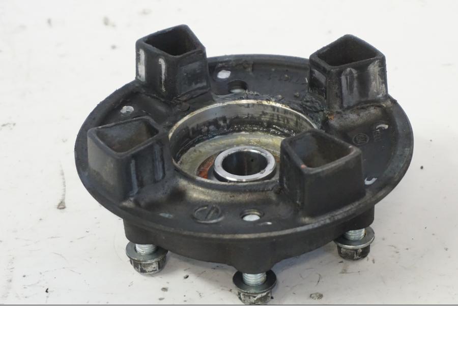 Höger sida på Drevfäste från en Kawasaki ER-6N -2012 motorcykel.