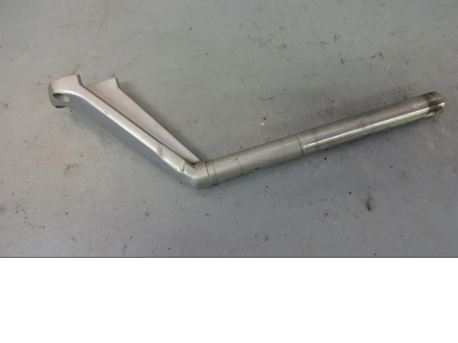 Baksidan på Styre från en Yamaha FJR 1300 -2003 motorcykel.