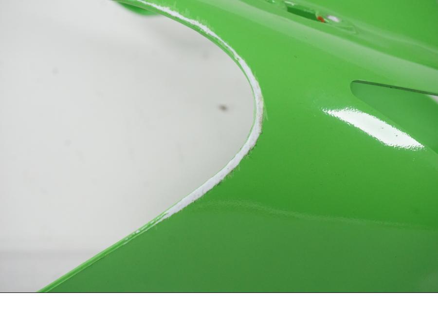 Höger sida på Toppkåpa från en Kawasaki ZX-6R -2005 motorcykel.