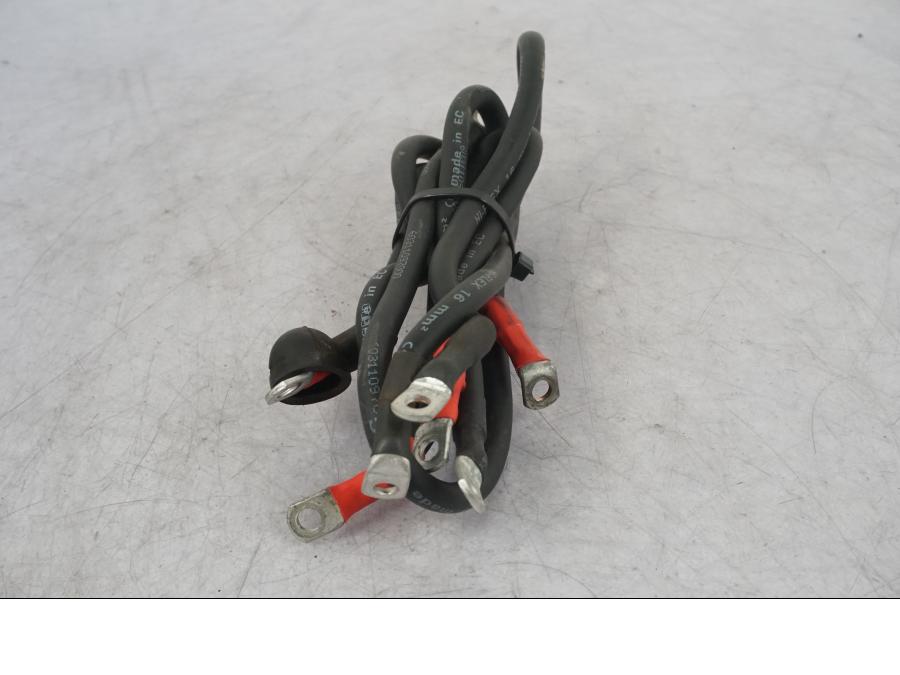 Vänster sida på Kablage från en KTM 1290 Super Adventure R -2018 motorcykel.