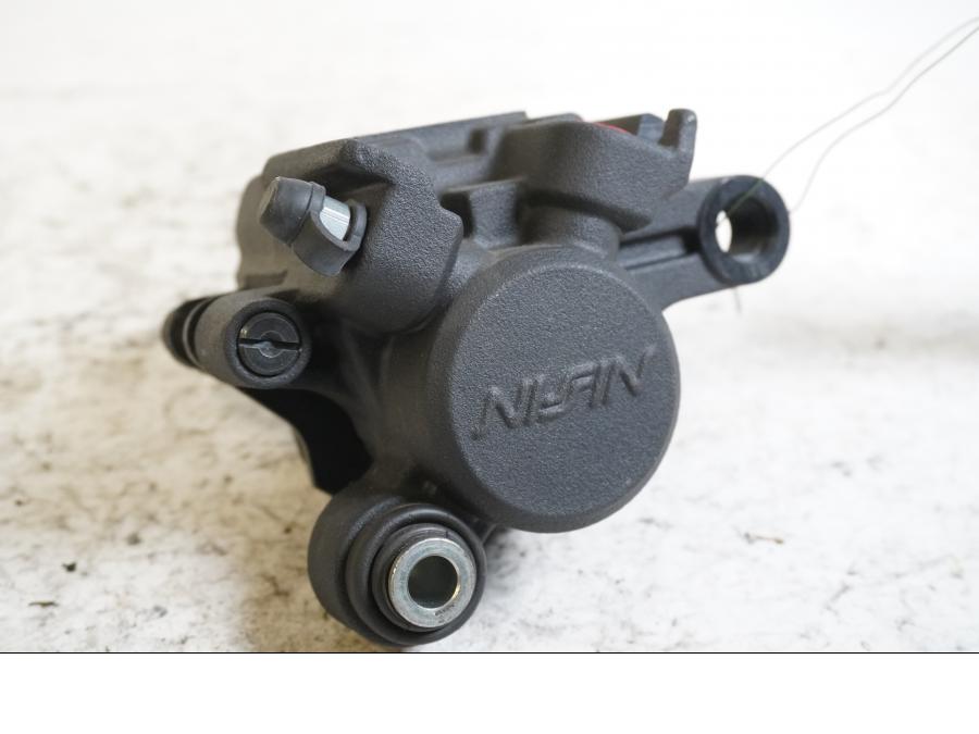 Framsidan på Bromsok från en Triumph Daytona 675 -2010 motorcykel.