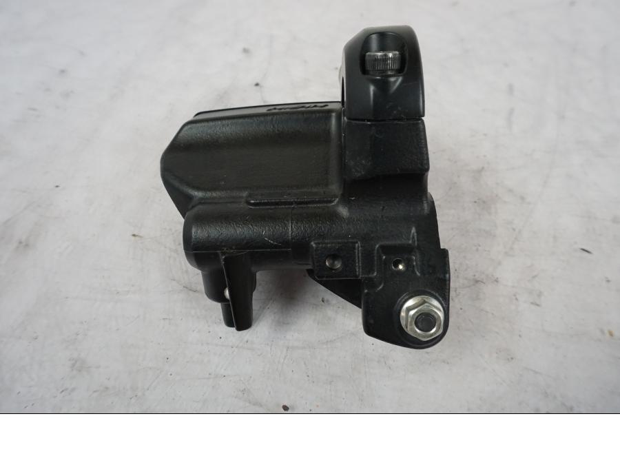 Snett uppifrån på Bromshuvudcylinder från en Kawasaki Z 800 -2014 motorcykel.