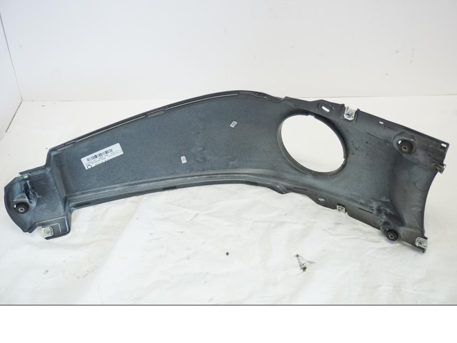 Vänster sida på Bensintankskåpa från en BMW K 1600 -2015 motorcykel.