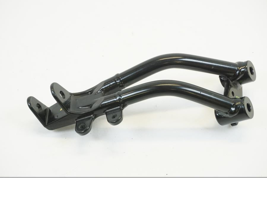 Framsidan på Fotpinnefäste från en KTM 390 Duke -2018 motorcykel.