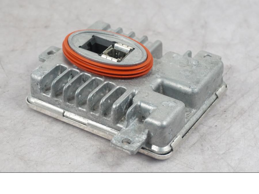 Vänster sida på Strålkastarmodul från en BMW K 1600 GTL -2015 motorcykel.