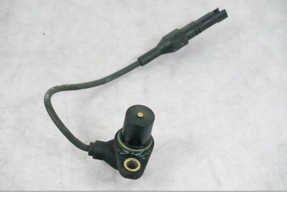 Baksidan på Kamaxelsensor från en BMW K 1200 S -2005 motorcykel.