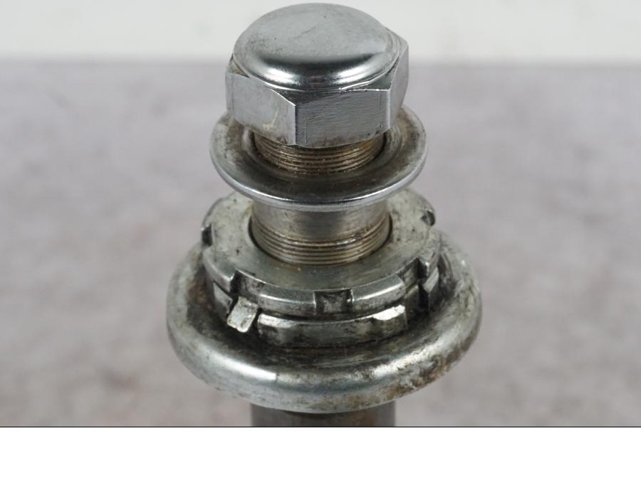 Höger sida på Gaffelkrona från en Honda VT 750 C4 Shadow -2004 motorcykel.