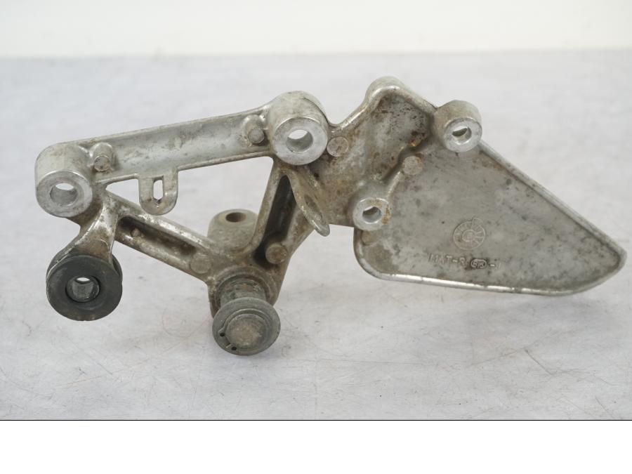 Snett uppifrån på Fotpinnefäste från en Honda CBR 1100 XX -1999 motorcykel.