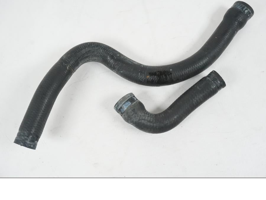 Framsidan på Vattenkyl Slang Set från en MV Agusta Dragster -2014 motorcykel.