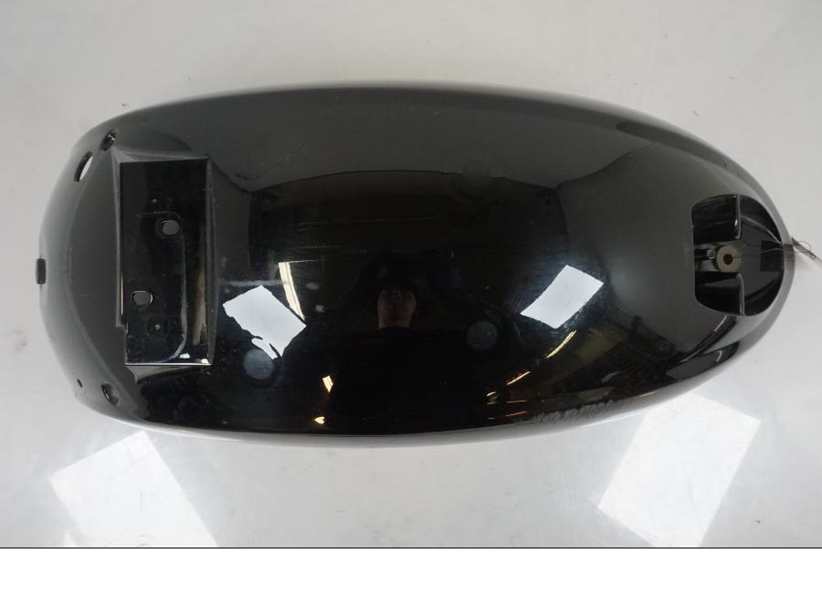 Extrabild4 på <p>Bakskärm från Kawasaki VN 900 Custom 2007.</p>

<p>Lackskador, skrapmärke, repor se bilder.</p> motorcykel.