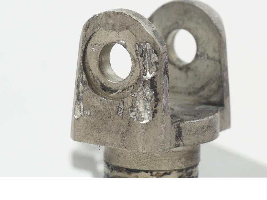 Höger sida på Fotpinnefäste från en Suzuki GSX-R 750 -2009 motorcykel.