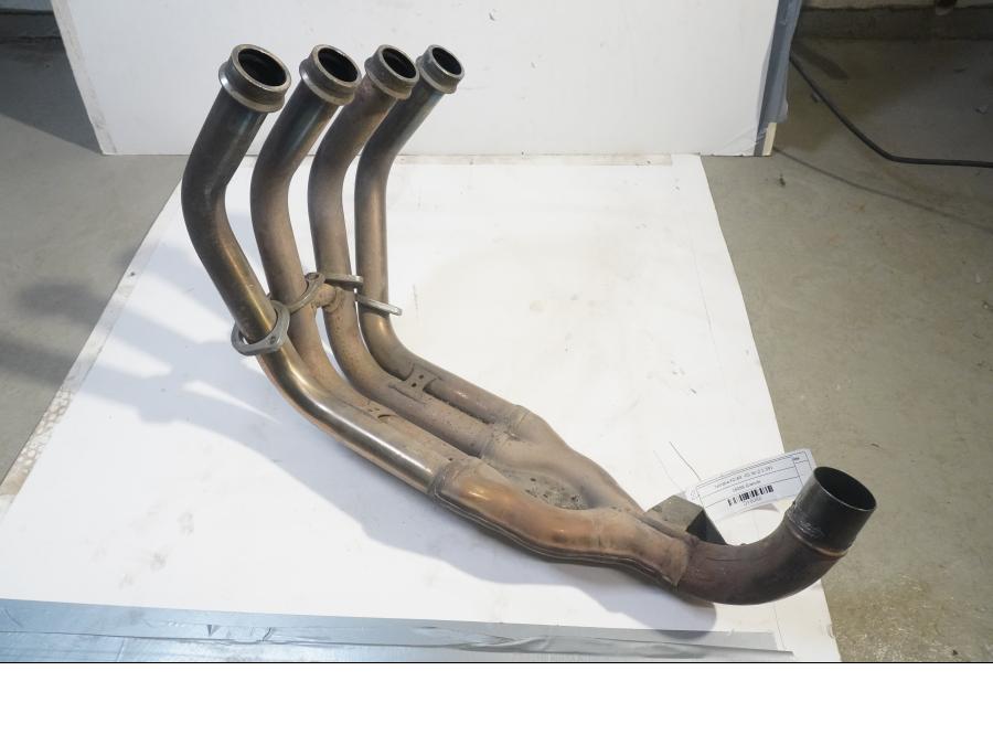 Framsidan på Grenrör från en Yamaha FZ-6 -2005 motorcykel.