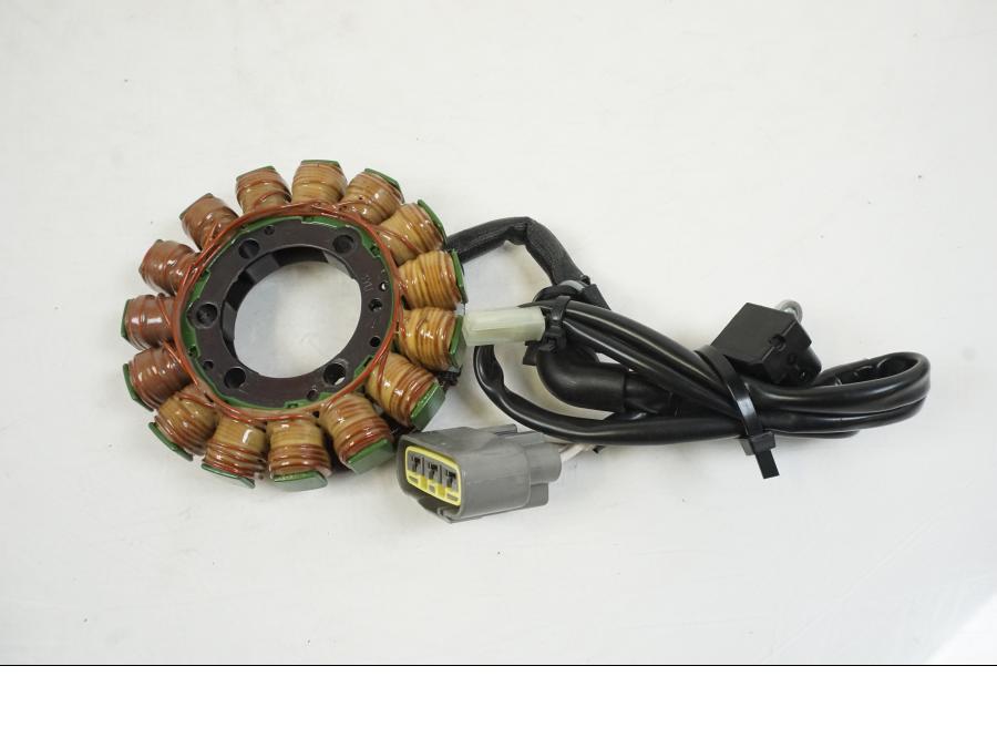 Framsidan på Generator från en Yamaha MT-10 -2022 motorcykel.