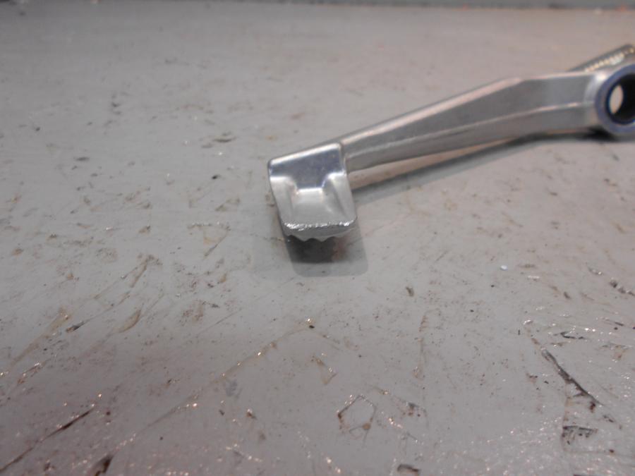 Höger sida på Bromspedal från en Kawasaki Ninja H2 -2018 motorcykel.