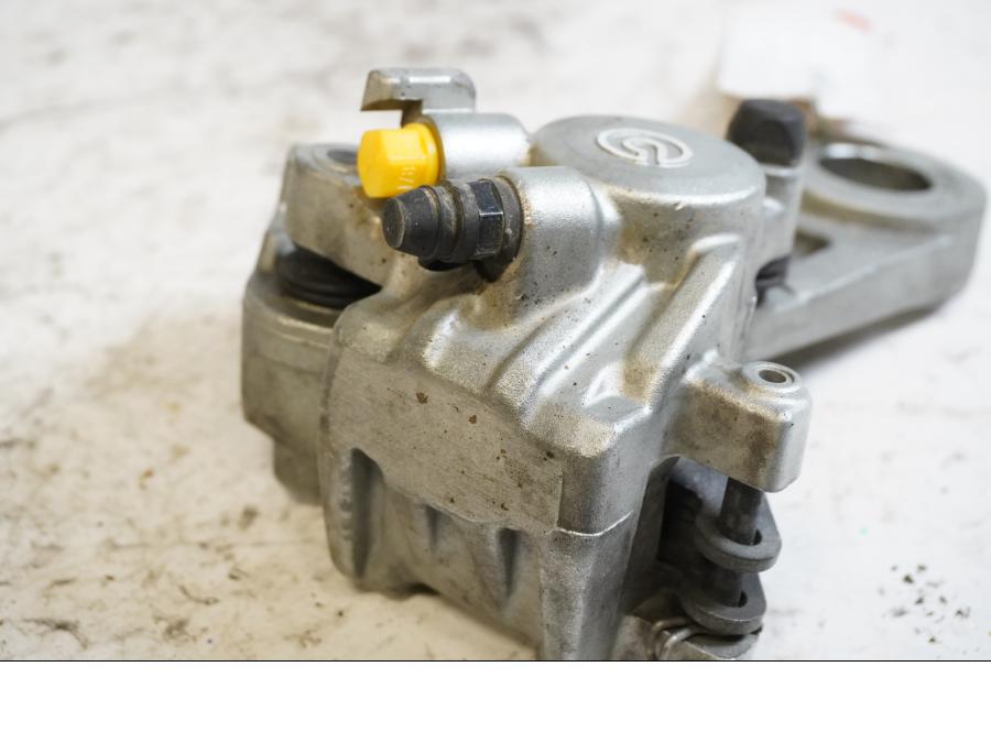 Baksidan på Bromsok från en KTM 690 SMC -2009 motorcykel.