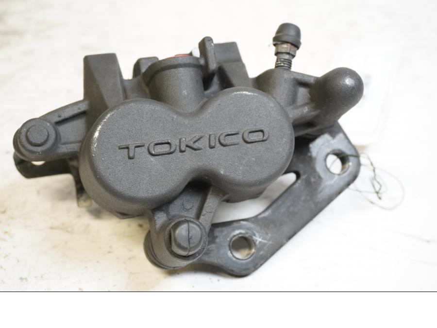 Framsidan på Bromsok från en Suzuki SV 650 -2006 motorcykel.