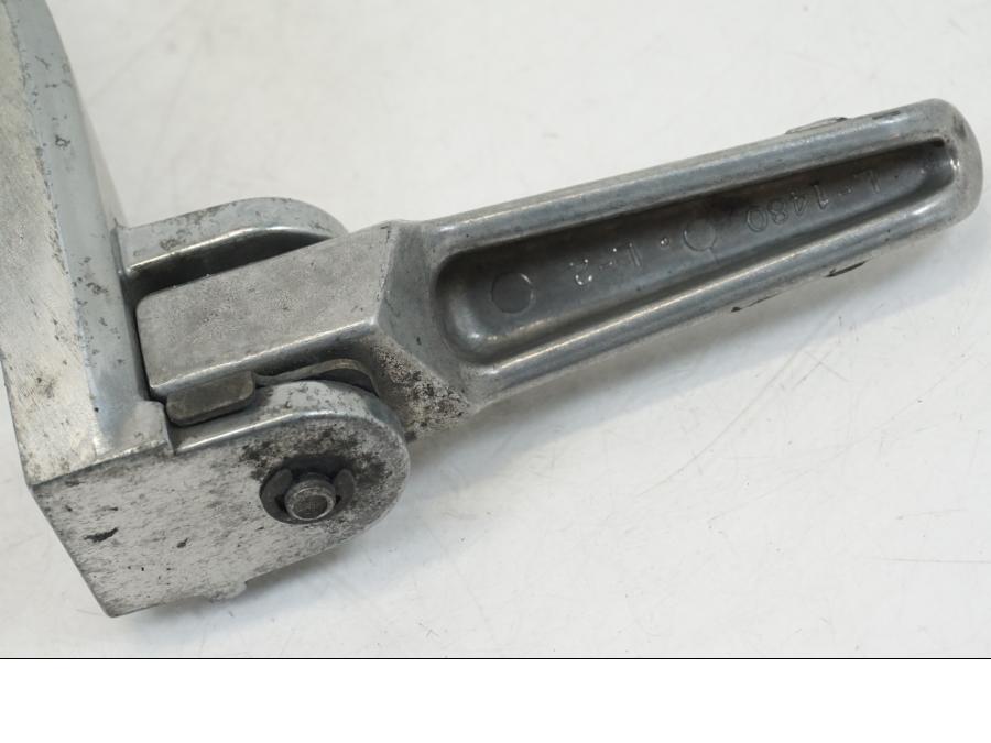 Extrabild2 på Fotpinne från en Kawasaki ZX-12R -2000 motorcykel.