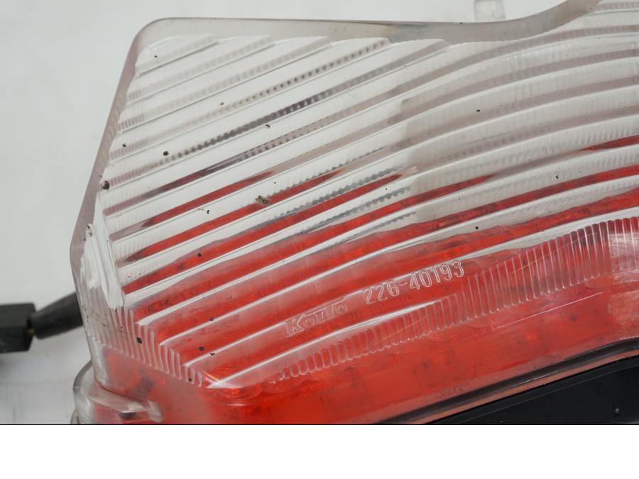 Höger sida på Baklampa från en Kawasaki Z 750 -2006 motorcykel.