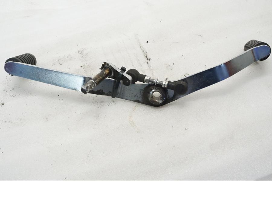 Baksidan på Växelpedal från en Yamaha XVZ 13TD -1999 motorcykel.