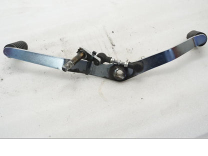 Baksidan på Växelpedal från en Yamaha XVZ 13TD -1999 motorcykel.