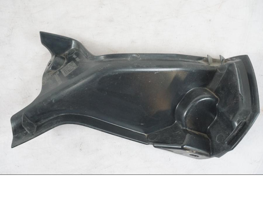 Baksidan på Toppkåpsinsida från en Triumph Tiger Explorer -2013 motorcykel.