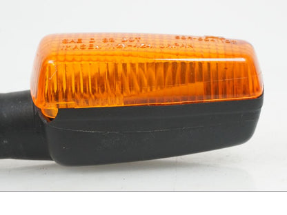 Snett nerifrån på Blinkers från en Yamaha XJ 900 -1997 motorcykel.