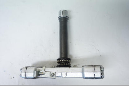 Vänster sida på Gaffelkrona från en Ducati 848 -2010 motorcykel.