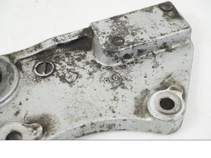 Baksidan på Bromsoksfäste från en Kawasaki Z 750 -2006 motorcykel.