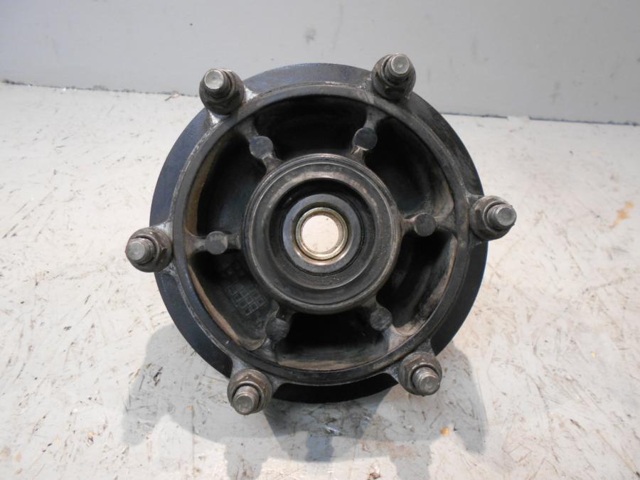 Framsidan på Drevfäste från en Yamaha TDM 850 -1999 motorcykel.