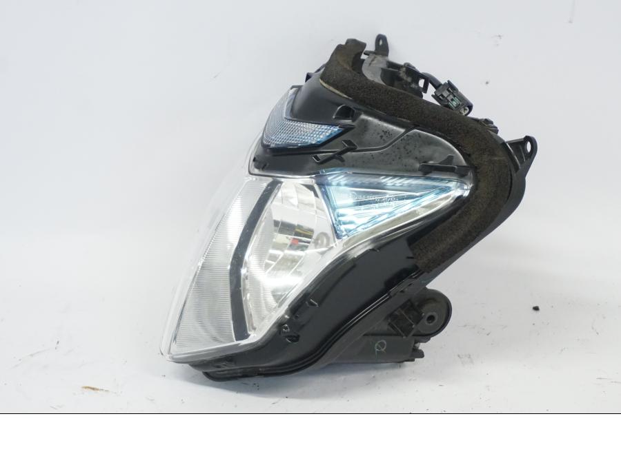 Baksidan på Strålkastare från en Honda CB 500 X -2015 motorcykel.