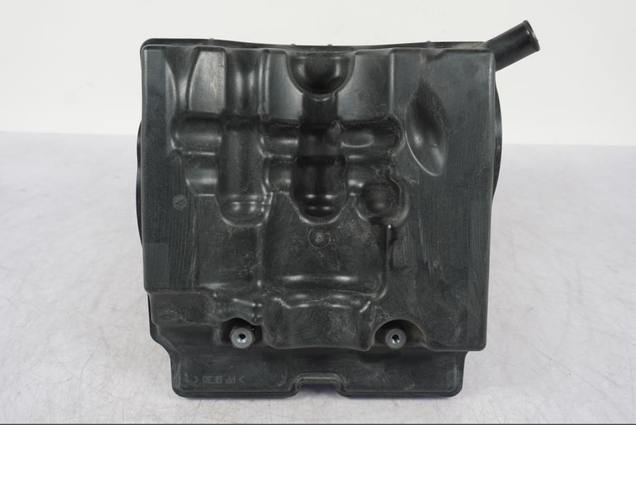 Vänster sida på Luftburk från en BMW R 1200 GS -2005 motorcykel.