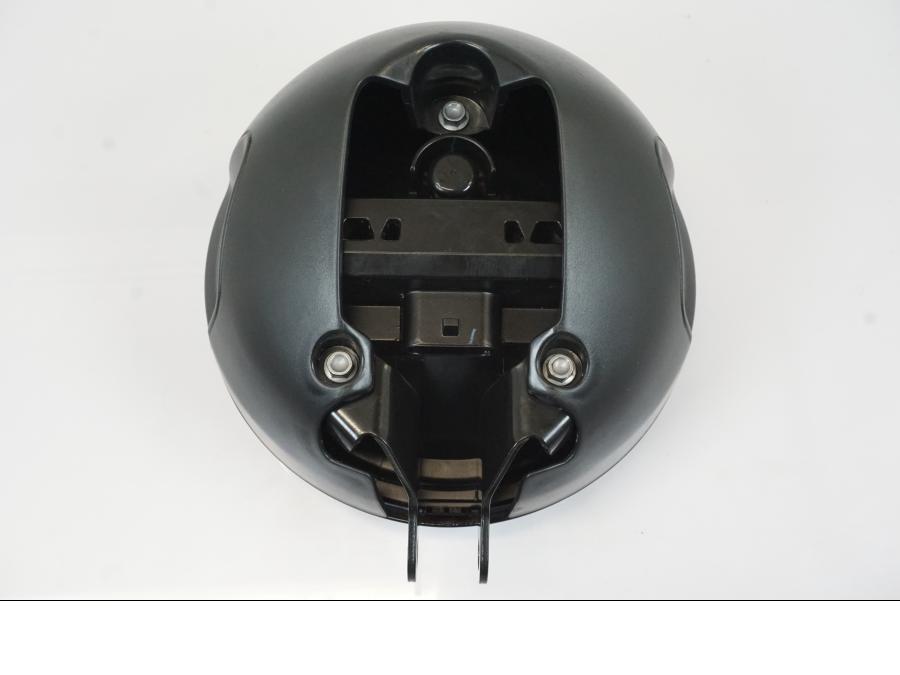 Extrabild1 på Strålkastare från en Triumph Trident -2021 motorcykel.