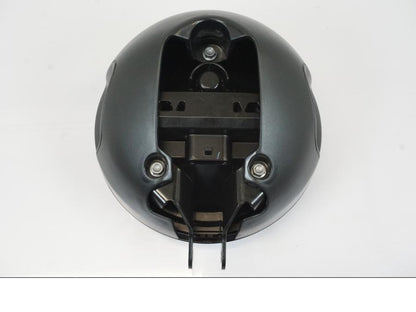 Extrabild1 på Strålkastare från en Triumph Trident -2021 motorcykel.