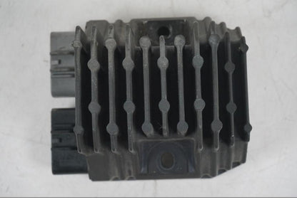 Vänster sida på Likriktare från en Yamaha YZF 1000 R1 -2004 motorcykel.