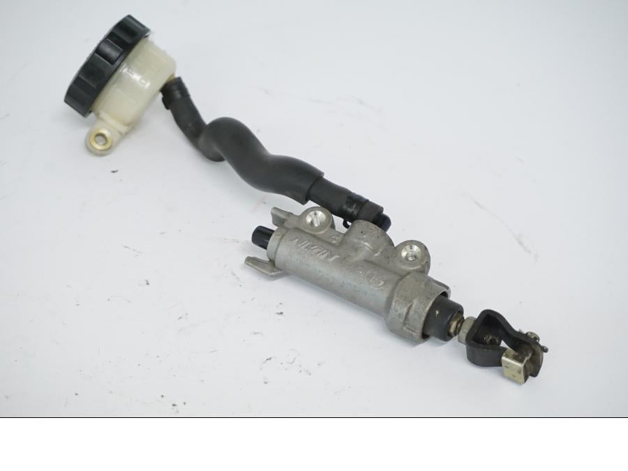 Framsidan på Bromshuvudcylinder från en Honda CBR 600 -1998 motorcykel.