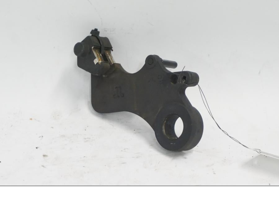 Snett uppifrån på Bromsoksfäste från en KTM 790 Duke -2018 motorcykel.