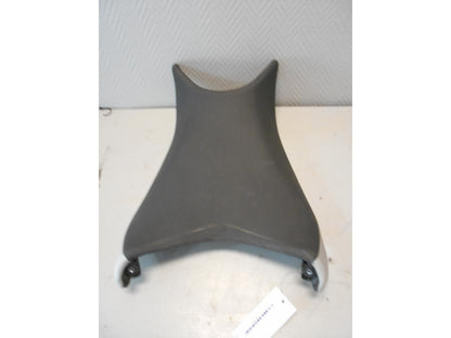 Framsidan på Sadel från en Honda NC 750 S -2017 motorcykel.