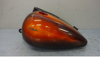 Baksidan på Bensintank från en H-D Touring Road King Custom FLHRSI -2004 motorcykel.