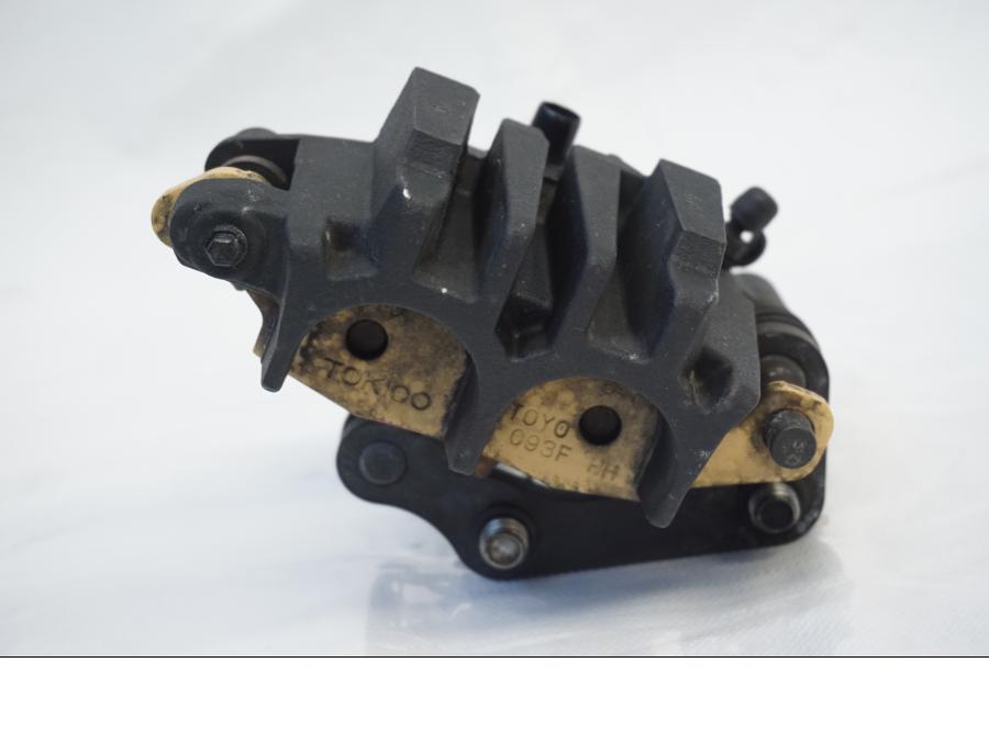 Höger sida på Bromsok från en Kawasaki VN 900 -2006 motorcykel.