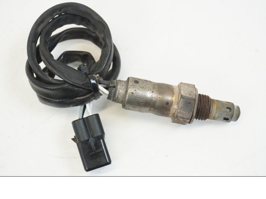 Snett uppifrån på Lambdasond från en Ducati Streetfighter V4 -2020 motorcykel.