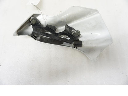 Baksidan på Strålkastarkåpa från en Kawasaki ER-6N -2006 motorcykel.